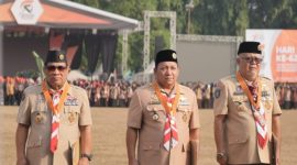 Bupati Pulau Taliabu Aliong Mus (Tengah) Raih Penghargaan Lencana Melati dari Kwarnas Gerakan Pramuka. (Humas For Rakyatmu)