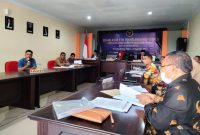 Sidang Kode Etik Terkait Dugaan Keterlibatan Anggota PPK Kecamatan Pulau Makian di Kantor Bawaslu Maluku Utara. (Rakyatmu)