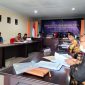 Sidang Kode Etik Terkait Dugaan Keterlibatan Anggota PPK Kecamatan Pulau Makian di Kantor Bawaslu Maluku Utara. (Rakyatmu)