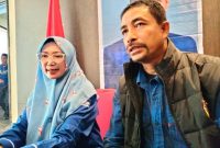 Kepala BKSN DPP Partai Demokrat Andi Timo Pangerang (kiri) didampingi ketum DPD Partai Demokrat Maluku Utara M. Rahmi Husen. (Rakyatmu)