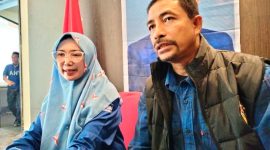 Kepala BKSN DPP Partai Demokrat Andi Timo Pangerang (kiri) didampingi ketum DPD Partai Demokrat Maluku Utara M. Rahmi Husen. (Rakyatmu)