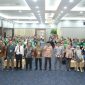 Foto Bersama Usai Wali Kota Ternate Meluncurkan Aksi Perubahan Kolaborasi Perencanaan Berbasis Komunitas. (Humas Pemkot for Rakyatmu)