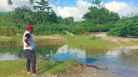 Ketua Komisi III DPRD Kabupaten Kepulauan Sula, M. Natsir Sangadji saat Tinjau ke Lokasi Pembangunan Ruas Jalan Kou - Kawata. (Rakyatmu)