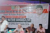 Ketua Komisi III DPRD Kabupaten Kepulauan Sula, M. Natsir Sangadji Reses di Desa Mangoli. (Rakyatmu)