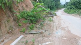 Drainase Desa Kramat-Bobong Kabupaten Pulau Taliabu tertutup longsor. (Rakyatmu)