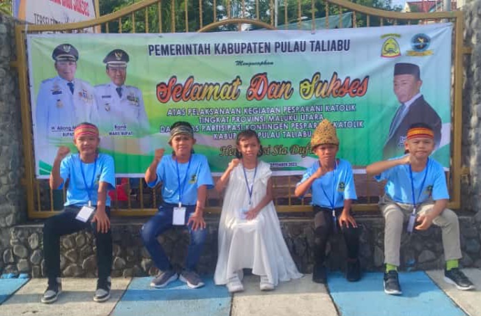 Peserta Lomba Pesta Paduan Suara Gerejani Katolik Tingkat Provinsi Maluku Utara. (Rakyatmu)