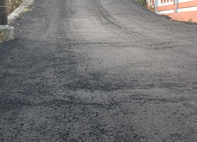 Pembaangunan Jalan Hotmix Kelurahan Kalumata yang Rusak. (Rakyatmu)