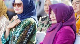 Istri Wali Kota Bogor Yane Ardian Bima Arya (Kanan) dan Istri Wali Kota Ternate, Marliza M. Tauhid. (Ko Edo for Rakyatmu)