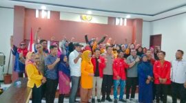 Polres Kepulauan Sula Melakukan Mediasi dengan Massa Aksi Pemboikotan Jalan Kali Baleha dan Pedagang di Pariwisata Waka. (Rakyatmu)