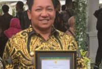 Bupati Pulau Taliabu Aliong Mus Terima Penghargaan Penurunan Angka Stunting. (Rakyatmu)