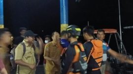 Penumpang Dievakuasi di Pelabuhan Semut, Mangga Dua Ternate. (Basarnas for Rakyatmu)