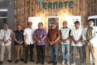 Pemerintah Kota Ternate dan PT Malut Maju Sejahtera Foto Bersama Usai Rapat di Kantor Bappelitbangda. (Rakyatmu)