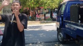 Ek-LMND Sanana Menggelar Demonstrasi di Depan Kantor Kejari. (Rakyatmu)