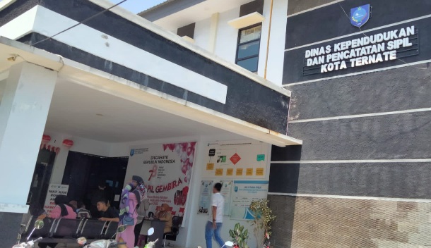 Kantor Dukcapil Kota Ternate. (Rakyatmu)