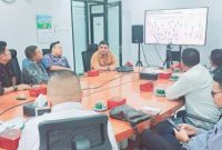 Rapat Anggota DPRD Kabupaten Kepulauan Sula Terkait Desa yang Belum Tersentuh Listrik. (Rakyatmu)