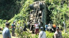 Mobil Truk Menabrak Tebing Desa Fidi Jaya, Kabupaten Halmahera Tengah. (Alwan for Rakyatmu)