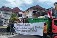 LPP-Tipikor Gelar Aksi di Depan Kejati Terkait Dugaan Kasus Korupsi di Kemenag Maluku Utara dan Halmahera Selatan. (Rakyatmu)