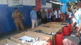 Bantuan Aspirasi Alien Mus Berupa 20 Unit Mesin Laut kepada Kelompok Nelayan Kepulauan Sula. (Rakyatmu)