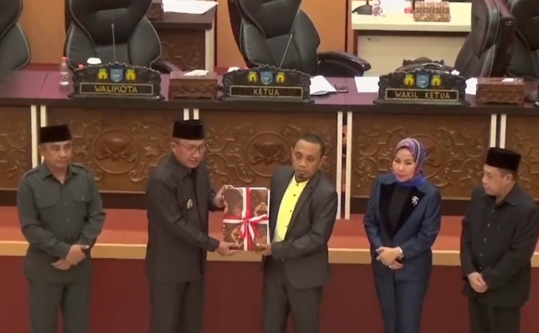 Penyerahan Dokumen RAPBD Tahun Anggaran 2024. (Rakyatmu)