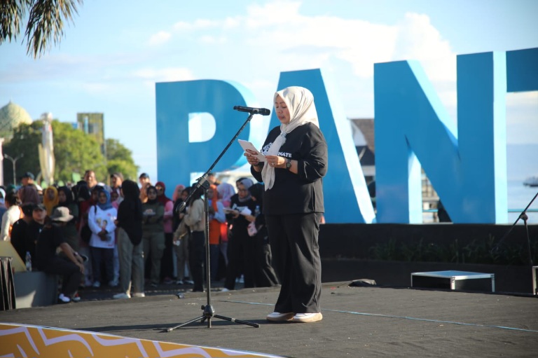Ketua Panitia dr. Fathiyah Suma saat Membacakan Laporan HAJAT 773. (Bucek for Rakyatmu)