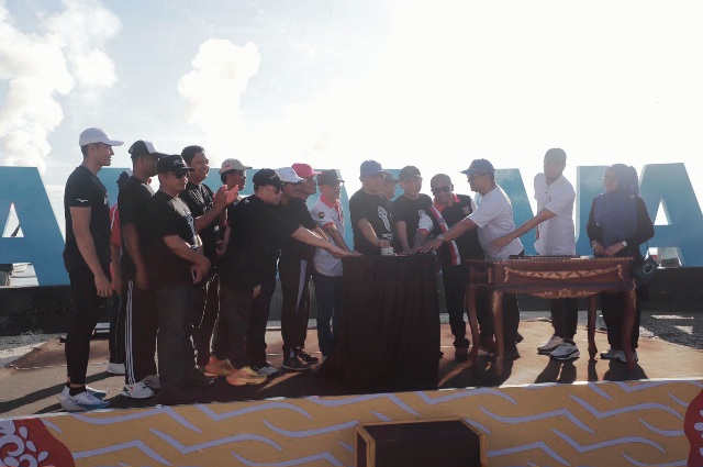 Persmian Ruang Publik Pantai Falajawa. (Ongky for Rakyatmu)