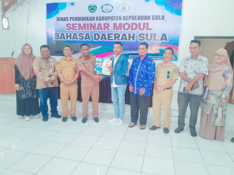 Disdikbud Kabupaten Kepulauan Sula Menggelar Seminar Modul Bahasa Daerah. (Rakyatmu)