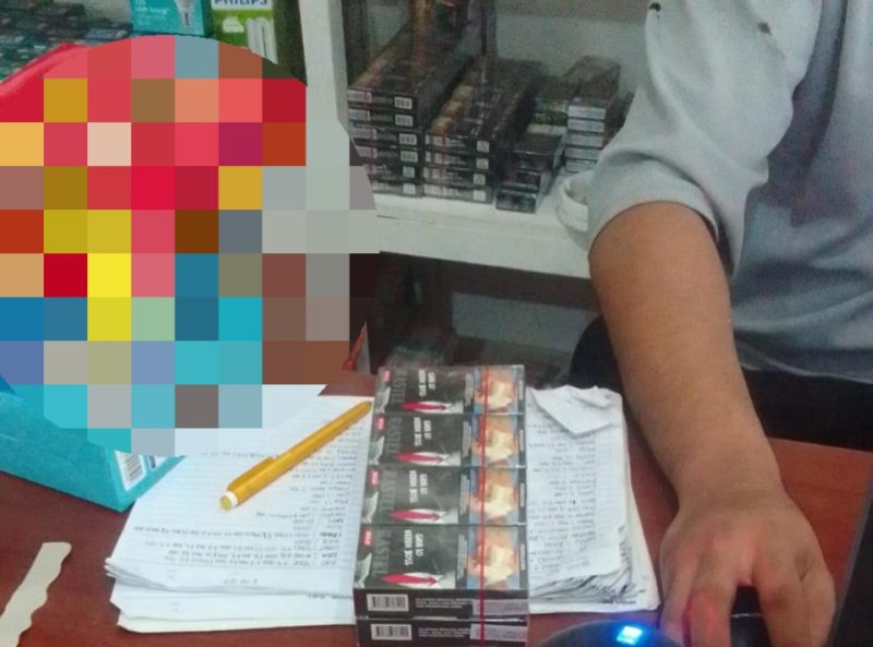 Rokok Ilegal yang Dijual di Salah Satu Warung Kabupaten Halmahera Utara, Maluku Utara. (Rakyatmu)