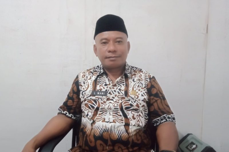 Kepala Dinas Lingkungan Hidup Kabupaten Pulau Taliabu, La Wani. (Rakyatmu)