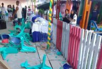 Tawuran di Pesta Ronggeng Mengakibatkan Fasilitas Acara dan 13 Rumah Rusak. (Istimewa/Rakyatmu)