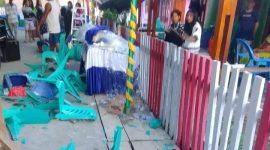 Tawuran di Pesta Ronggeng Mengakibatkan Fasilitas Acara dan 13 Rumah Rusak. (Istimewa/Rakyatmu)