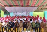 Foto Bersama dengan Tim Surveyor dari Lembaga ASKES di Puskesmas Bobong. (Rakyatmu)