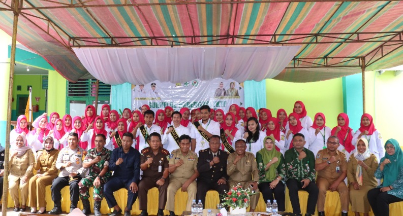 Foto Bersama dengan Tim Surveyor dari Lembaga ASKES di Puskesmas Bobong. (Rakyatmu)