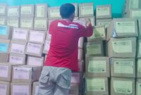 Box Surat Suara Dibawa ke Gudang Penampungan Logistik KPU Kepulauan Sula. (Rakyatmu)