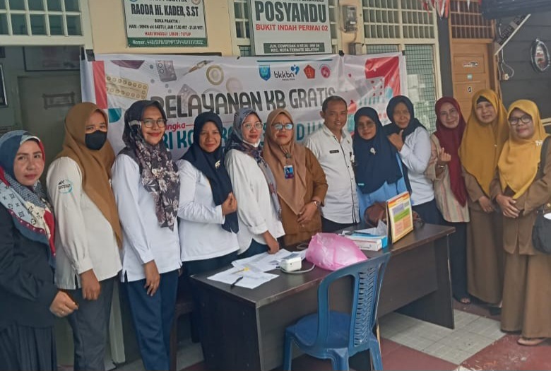 Pegawai DPPKB dan Pegawai Puskesmas Gelar KB Gratis. (Istimewa)