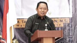Sekretaris Kota Ternate Rizal Marsaoly saat Membuka Forum Konsultasi Publik RPJPD 2025-2045 pada 17 Mei 2024. (Ewin for Rakyatmu)