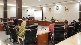 Sekretaris Daerah Kota Ternate Rizal Marsaoly bersama Pimpinan OPD Pengelola PAD Gelar Rapat di Kantor Wali Kota. (Rakyatmu)