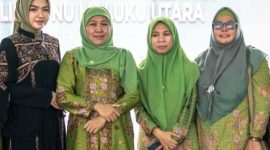 Ketua Muslimat NU Pulau Taliabu Domini Lajawara bersama Penasehat Muslimat NU Pulau Taliabu Ny Zahra Yolanda Mus (Paling Kanan). (Rakyatmu)