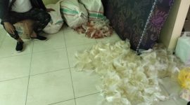 Polisi Mengamankan Miras di Kamar Kos dan Menangkap Tersangka Membawa Barang Bukti. (Rakyatmu)