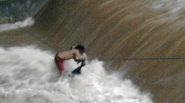 Ilustrasi Terseret Arus Banjir