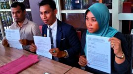 Nurjaya Hi Ibrahim Didampingi Kuasa Hukum Mirjan Marsaoly Menyampaikan Permohonan ke PN Ternate untuk Dilakukan Pelelangan Rumah Milik Termohon Yunan Hari Wibowo. (Rakyatmu)