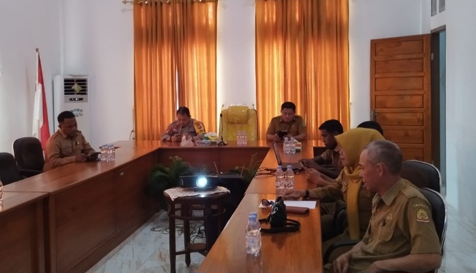 Pemda Pulau Taliabu Rapat Bersama Kemendagri melalui Zoom Meeting. (Rakyatmu)
