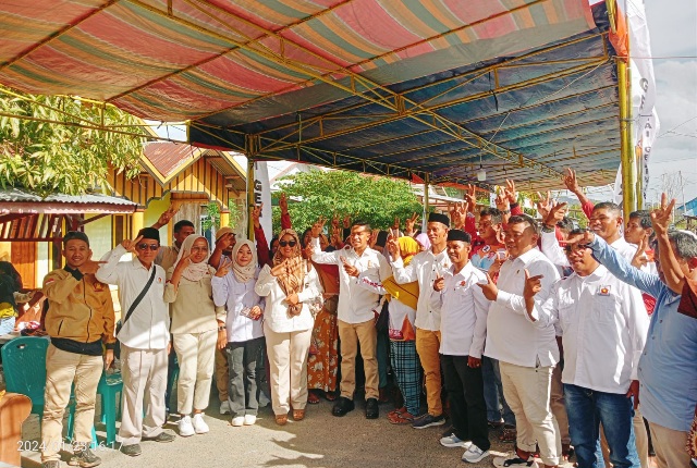 Calon Anggota DPR-RI Dapil Maluku Utara Muhaimin Syarif Kampanye Prabowo-Gibran di Pulau Taliabu. (Rakyatmu)