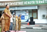 Sekretaris Daerah Rizal Marsaoly saat Pimpin Apel di Eks Kantor Wali Kota Ternate, Senin (15/1/2024). (Bucek for Rakyatmu)