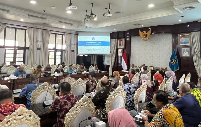 Rapat Bersama Pemerintah Kota Surabaya dan Pemerintah Kota Ternate. (Istimewa/Rakyatmu)