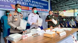 BNNP Maluku Utara musnahkan Narkotika Seberat 16, 73 Kg dan Menangkap Tiga Pelaku. (Rakyatmu)