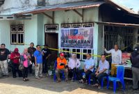 Wali Kota Ternate M. Tauhid Soleman Kunjungi Wargnya yang Mengalamai Musibah Kebakaran Rumah dan Memberikan Bantuan. (Rakyatmu)