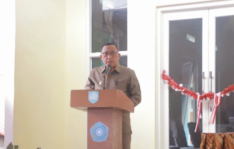 Wali Kota Ternate M. Tauhid Soleman Membuka Musrenbang Kecamatan Ternate Barat Sekaligus Meresmikan Kantor Lurah Kulaba. (Ongky/Rakyatmu)