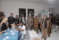 Wali Kota Ternate M. Tauhid Soleman dan Tim Desk Pantau Kesiapan Loslgistik Pemilu 2024. (Ongky/Rakyatmu)