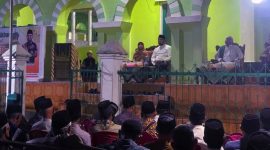 Peringatan Isra Miraj di Desa Busua, Kecamatan Kayoa Barat Dihadiri Bupati Halmahera Selatan Bassam Kasuba. (Dok. Humas Pemda/Rakyatmu)