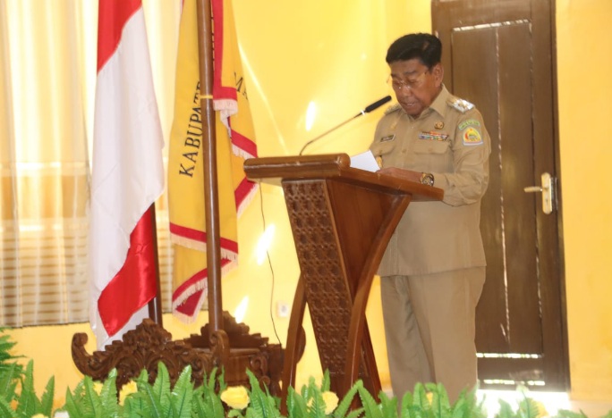 Wakil Bupati Pulau Taliabu saat Memberi Sambutan dan Membuka Forum Perangkat Daerah/Musrenbang RKPD. (Dok. Diskominfo/Rakyatmu)